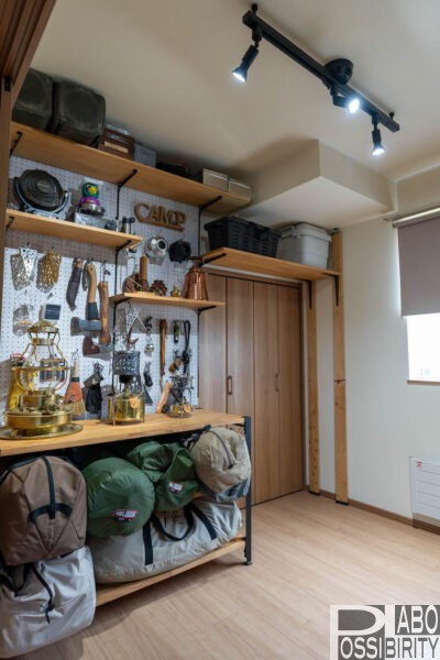 キャンプ棚,dinos, ディノス,ブルックリンテイスト頑丈突っ張りラック,収納棚,おしゃれ